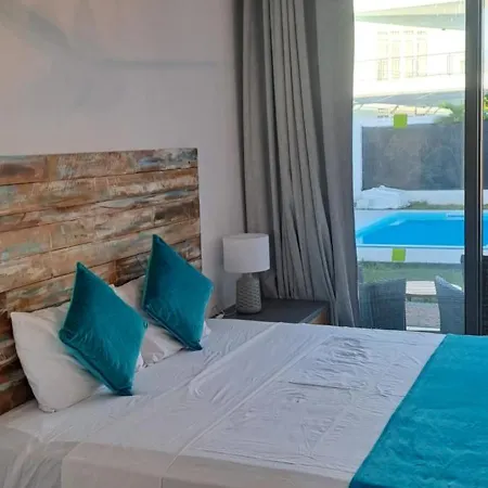 Maison Mont Choisy - One Or Two Bedrooms Apartment Trou aux Biches Exterior photo